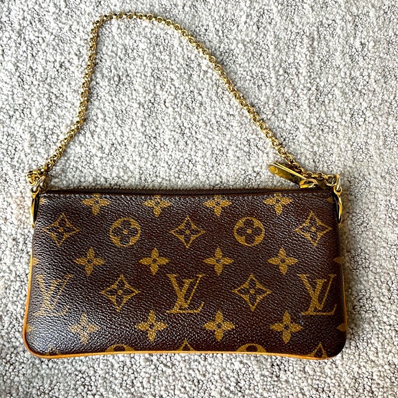 Authentic Louis Vuitton Milla - Picture 3 of 13